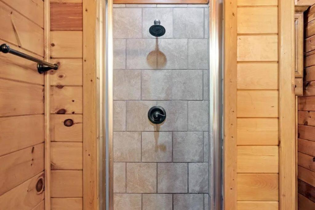 דירות ברוקן בו Misty Moonlight, Sleeps 4, Mountain Cabin מראה חיצוני תמונה