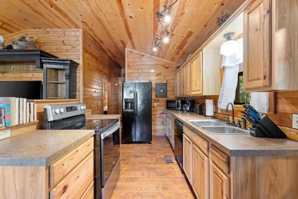 דירות ברוקן בו Misty Moonlight, Sleeps 4, Mountain Cabin מראה חיצוני תמונה