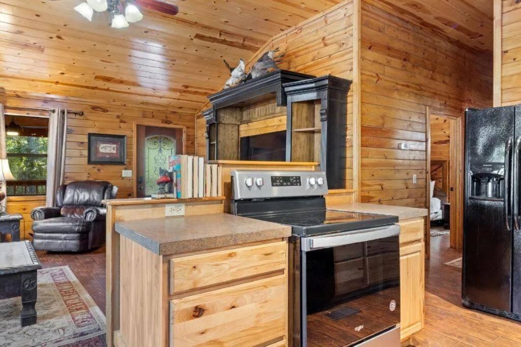 דירות ברוקן בו Misty Moonlight, Sleeps 4, Mountain Cabin מראה חיצוני תמונה