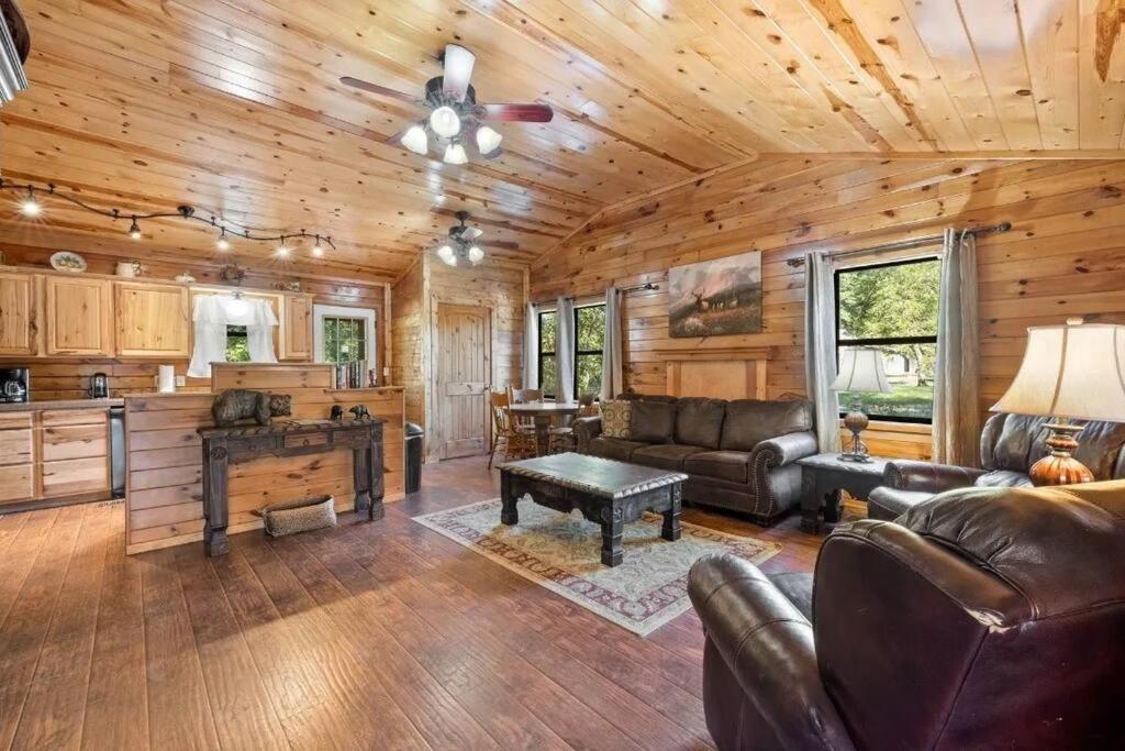 דירות ברוקן בו Misty Moonlight, Sleeps 4, Mountain Cabin מראה חיצוני תמונה